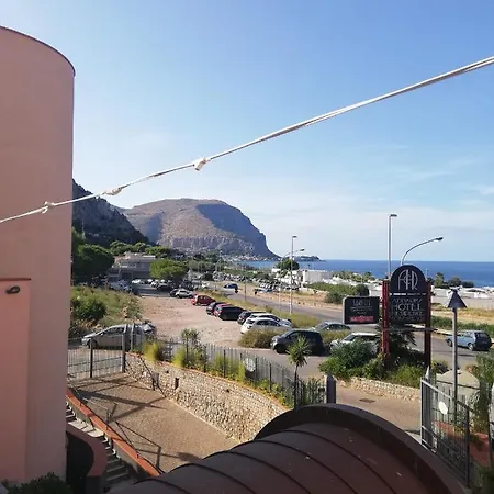 215 Addaura Luxury Hotel *